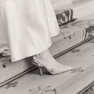 Dior forever ✨
Je crois qu’à la fin de la saison, il va vraiment falloir faire un récap de vos plus belles chaussures.
On me taquine souvent avec mon obsession des détails… mais honnêtement, celles-ci méritaient bien leur moment.

#jadiorheels #diorfrance