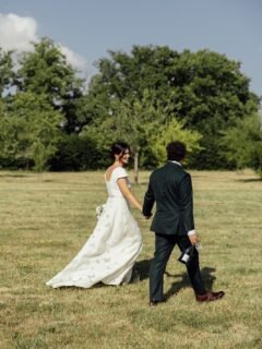 Une petite pensée pour ces deux-là qui fêtent aujourd’hui leurs noces de coton. 🤍

Happy one year anniversary lovebirds !